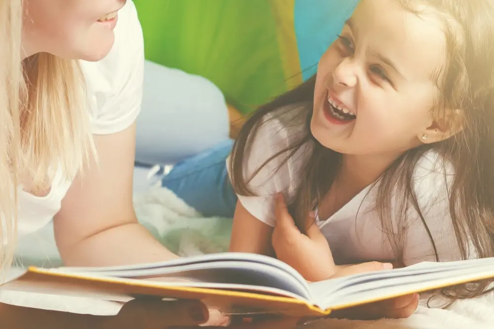encuadernar libros bebe - Cómo leer un libro a un niño