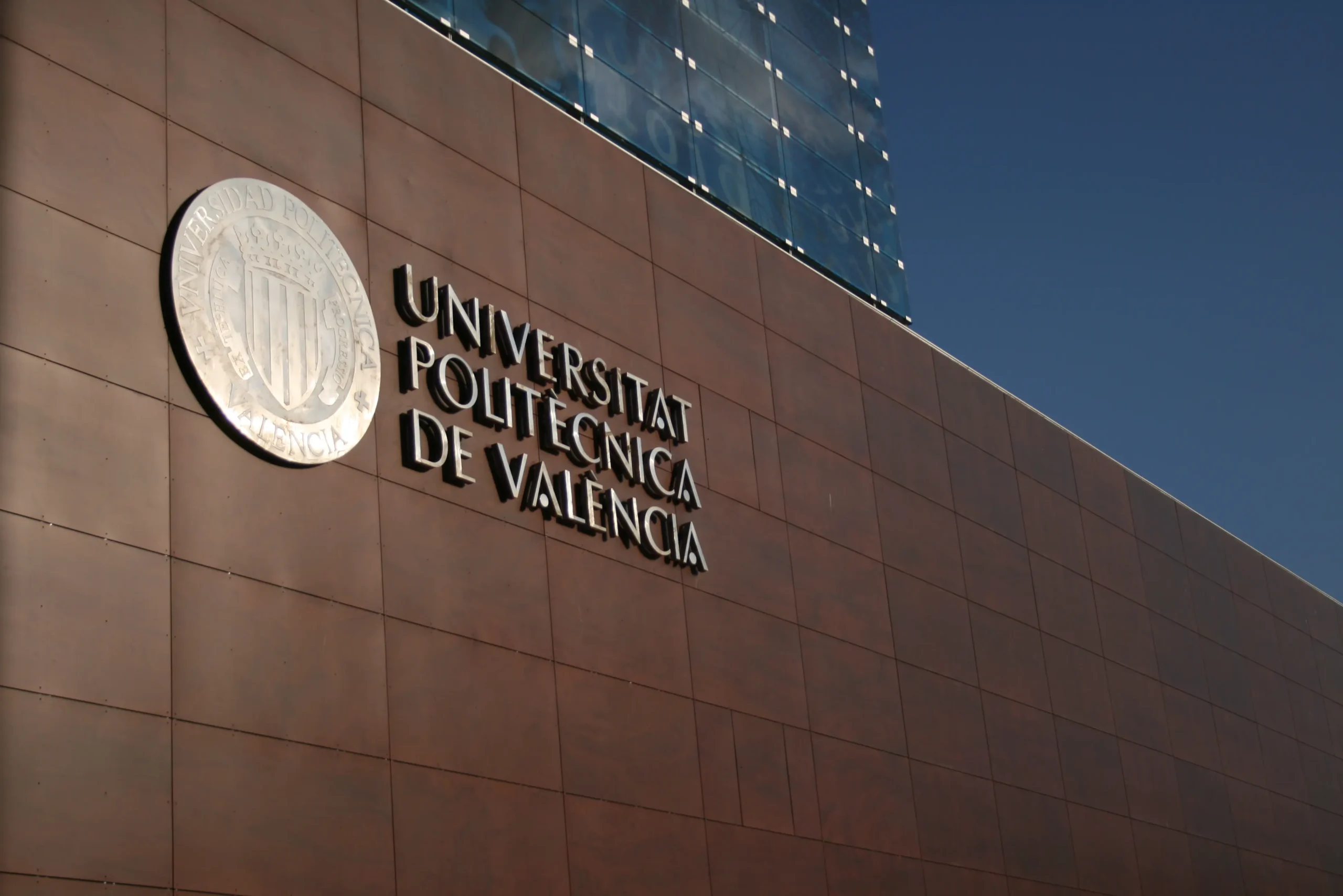 precio encuadernar politecnica valencia - Cuántos alumnos tiene la Universidad Politécnica de Valencia